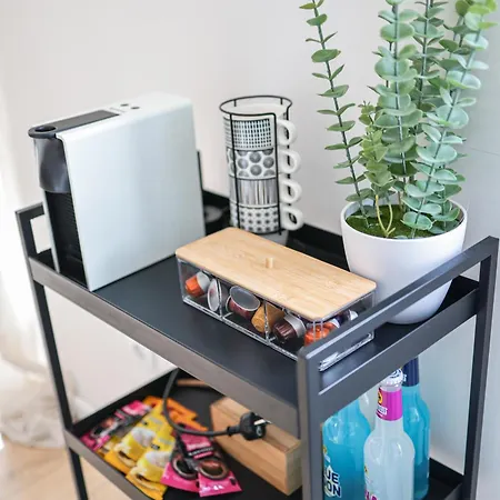 Apartment Brand New Apt In City Center+ Free Street Parking