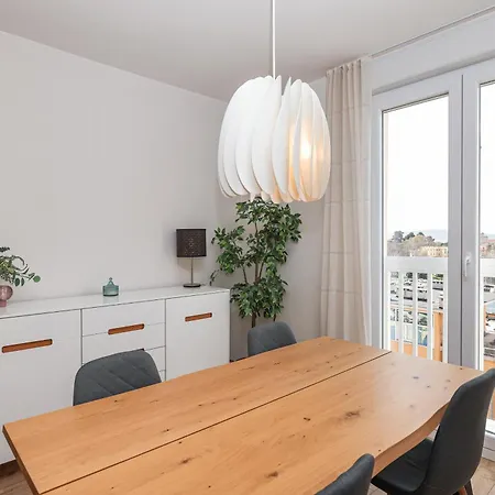 Apartment Brand New Apt In City Center+ Free Street Parking *