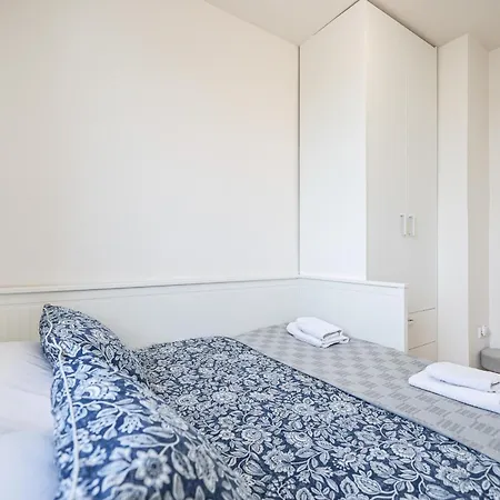 Brand New Apt In City Center+ Free Street Parking *